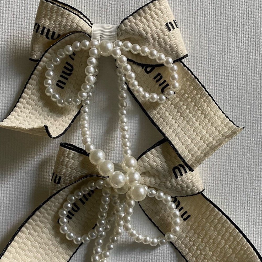 Miu Miu Cream Bow Hair Clips with Pearl Strands - Picture 5 of 6